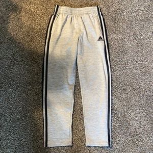 Boys medium adidas (10/12)